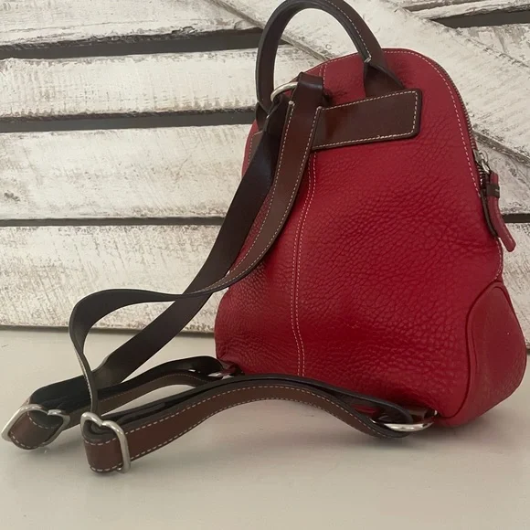 Genuine Vintage Dooney & Bourke Red Leather Pebbled Classic Zip Backpack - Picture 2 of 9